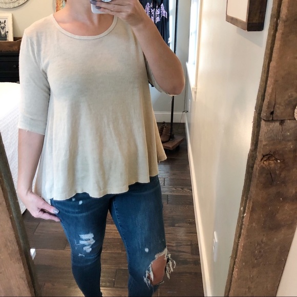 Umgee small oversized tan high low top; side slits - Picture 5 of 9